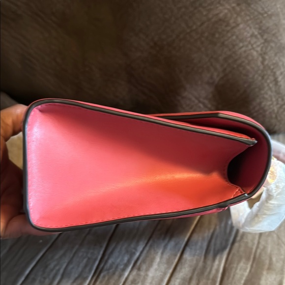 NWT-Michael Kors Pink Quilted Crossbody Bag with Gold Hardware - Picture 6 of 11